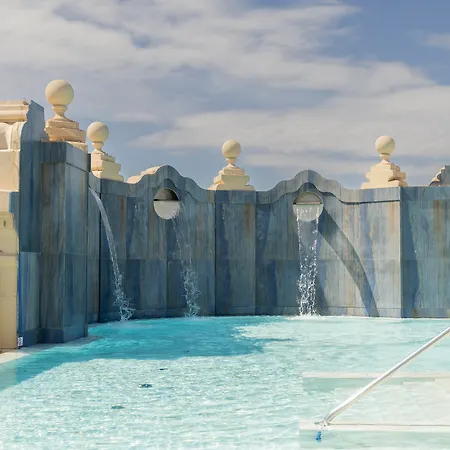 Отель Grand Principe Di Piemonte 5*