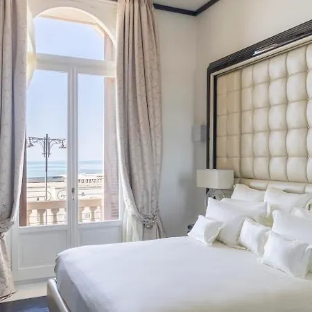 Готель Grand Principe Di Piemonte В'яреджо